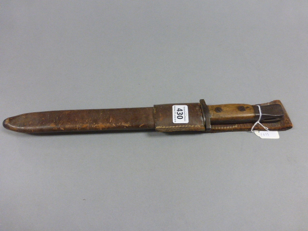 WWI Canadian Ross bayonet with scabbard and leather frog