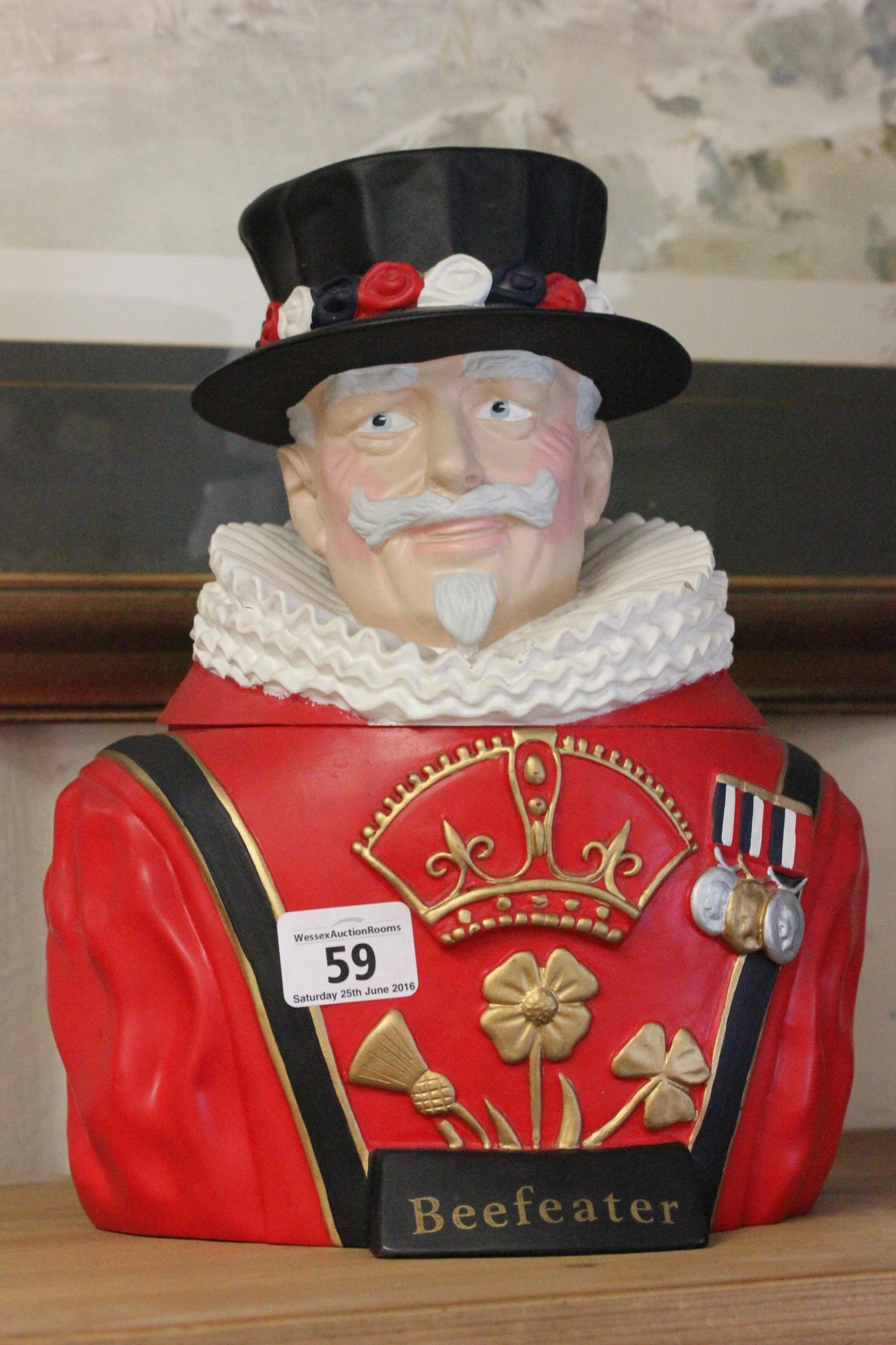 Novelty ice bucket in the form of a Beefeater