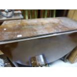 Mid 20th century Oval Drop Flap Table on Cabriole Legs