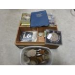 Mixed vintage coins including silver, plus a WWI medal
