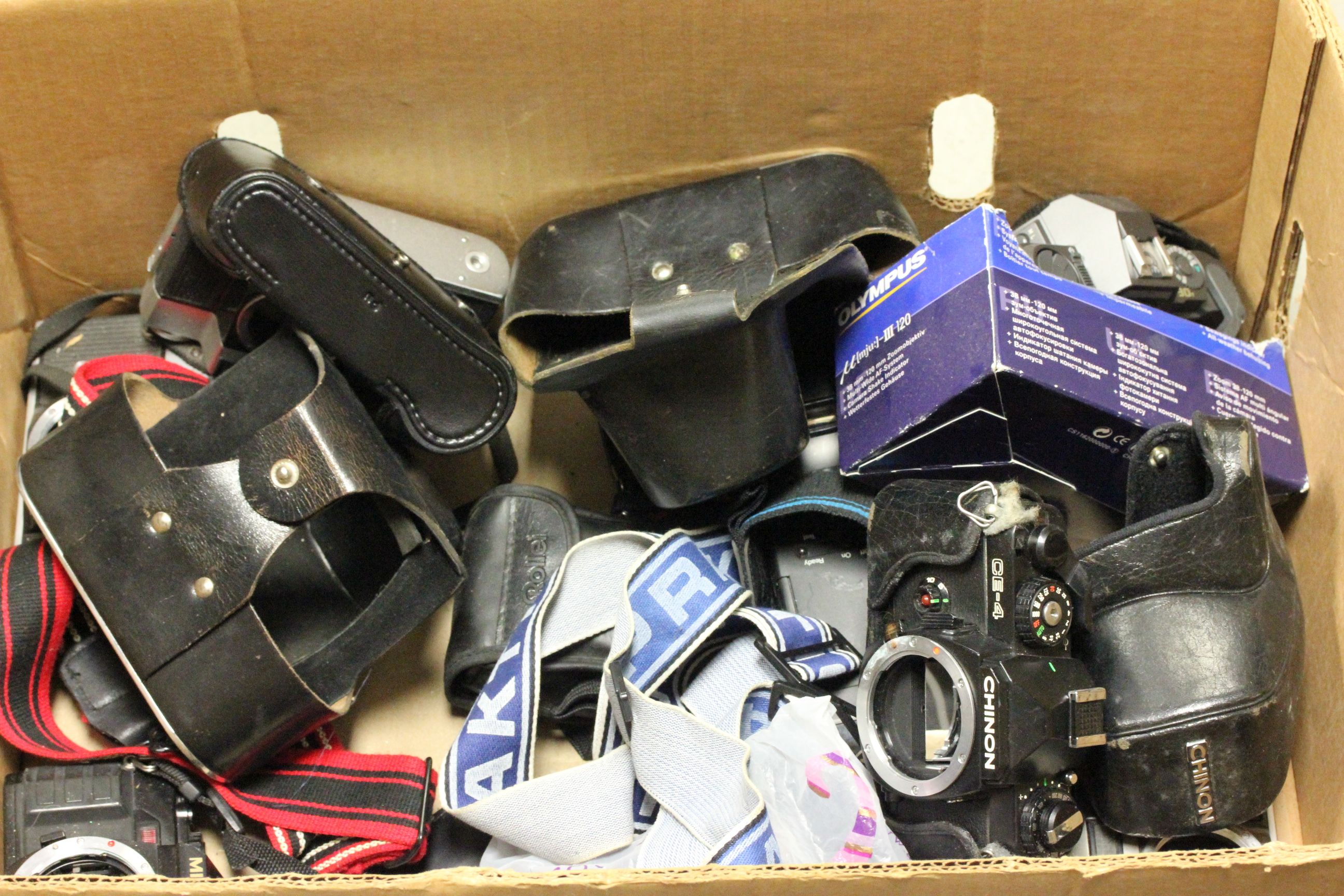 Collection of cameras to include Pentax, Practica and Zenit etcq - Bild 2 aus 2