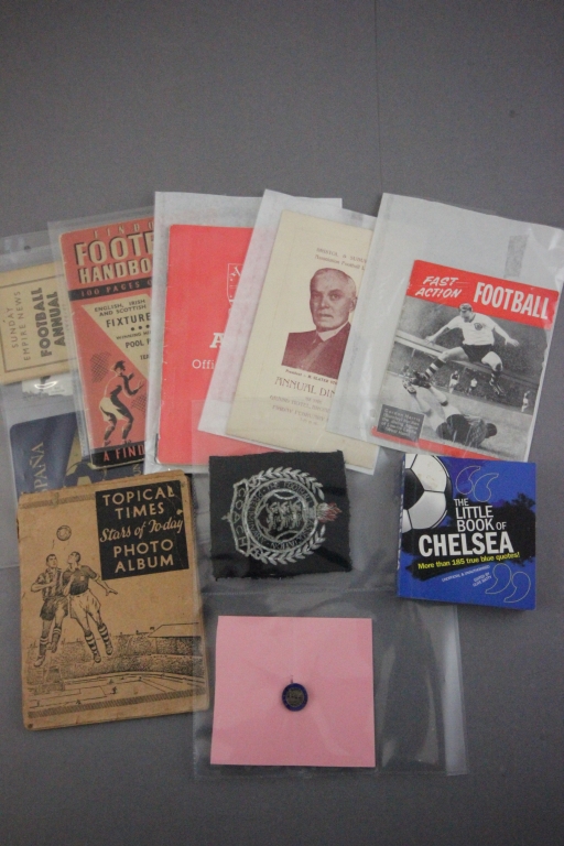 Football Collctables - mixed collection to include Topical Times 'Stars of Today' photo album (