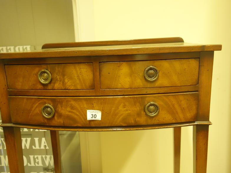 Good quality hall table/side table Georgian style with a single bow fronted long drawer above 2