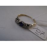 A sapphire & diamond 3 stone 18ct ring 2g approx 'R'