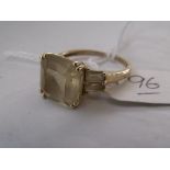 Citrine three stone 14ct ring 3g approx size 'M'