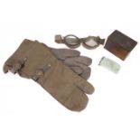 1939-1945 German Third Reich, motor despatch gloves and goggles. A pair of field grey fabric and