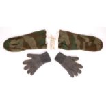 1939-1945 German Third Reich, Wehrmacht reversible mittens and knitted gloves. (2) A pair of