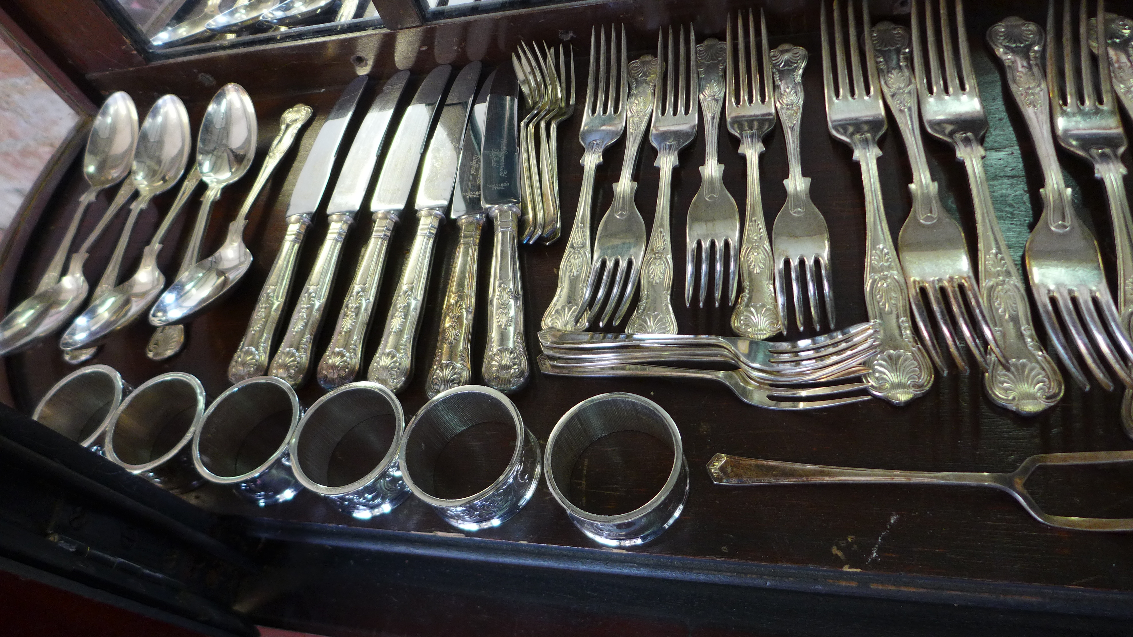 A set of silver plated Kings pattern flatware including six dessert knives, forks and spoons, - Image 2 of 3