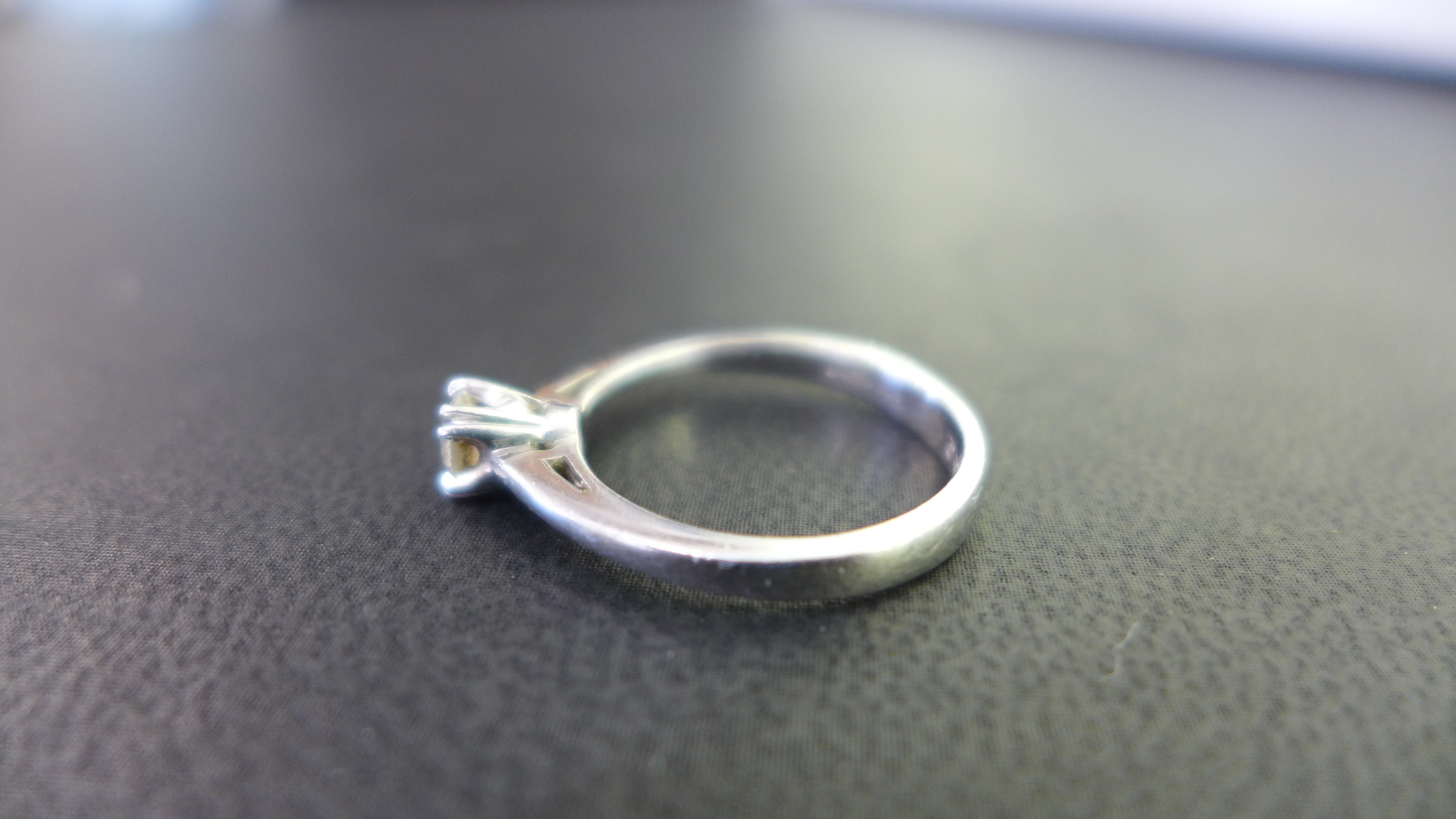 A platinum LEO diamond ring - Accompanied by an IGI report stating the diamond as LEO 048459, 0. - Image 2 of 3