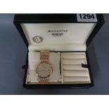 A gents 9ct gold Accurist wristwatch with 9ct gold bracelet