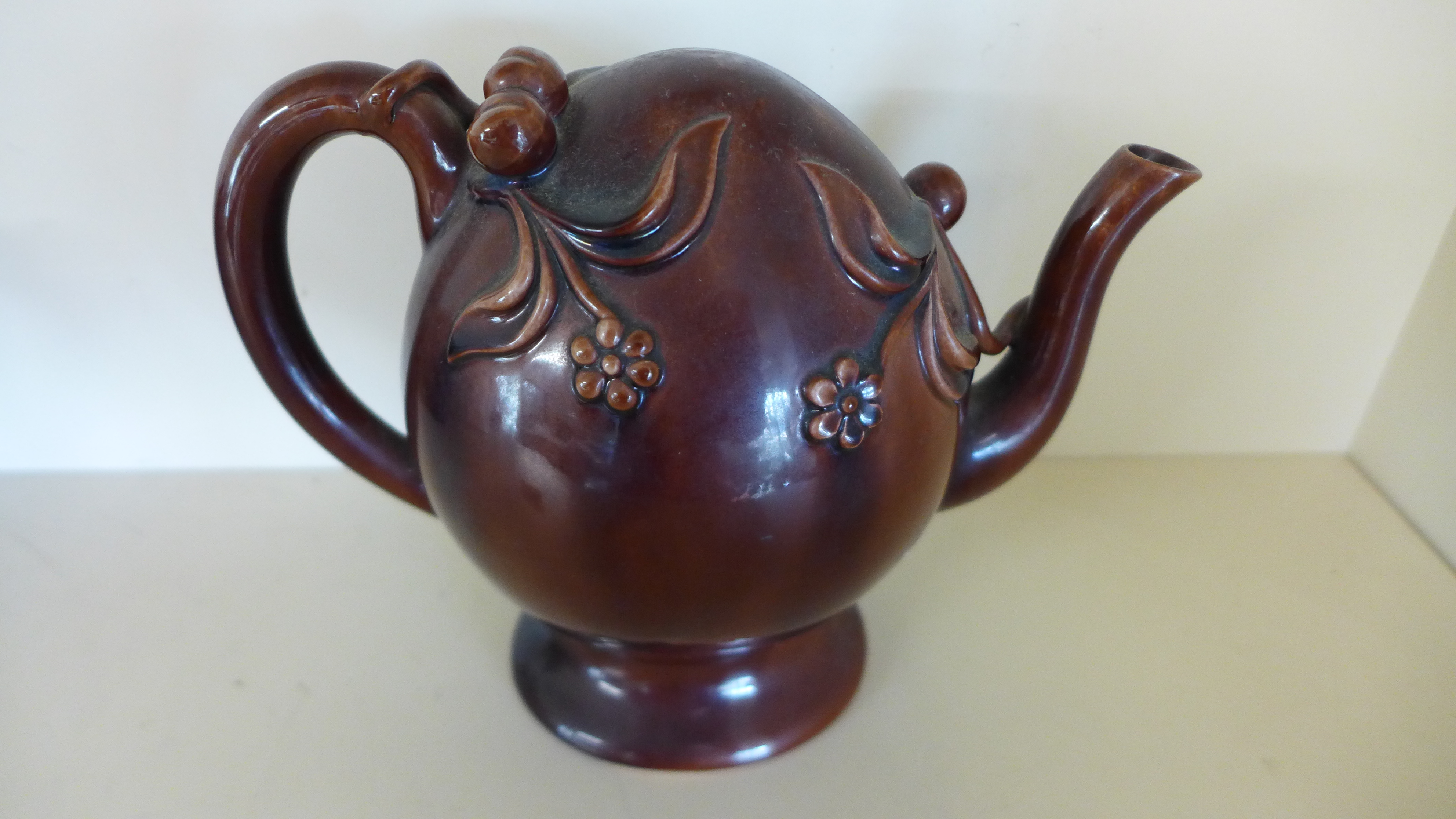 A 19th century Spode brown glaze Cadogan teapot decorated with peach blossom - Height 18cm - small - Image 2 of 3