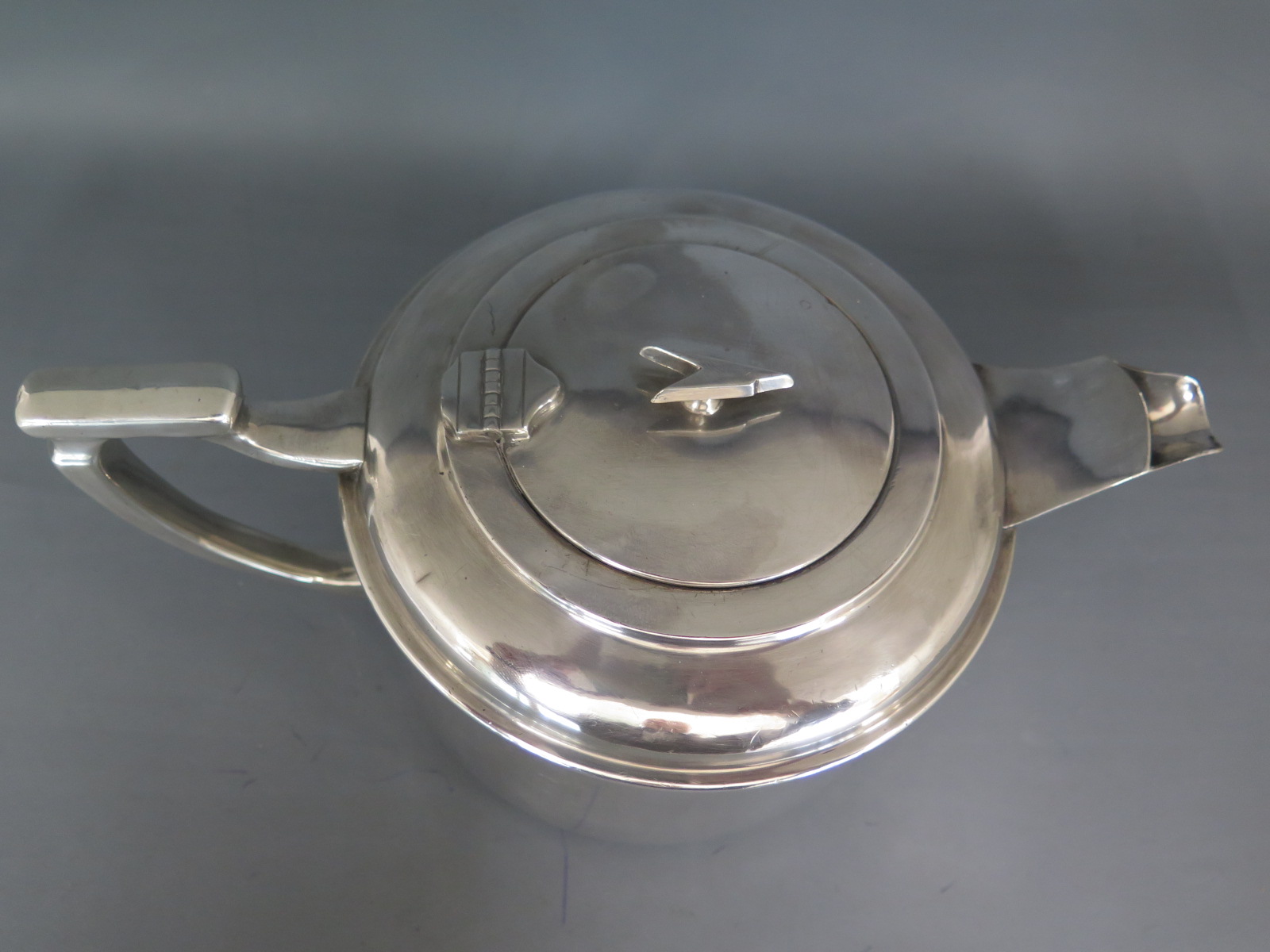 A Boac silver plated teapot marked made in England Gladwin Ltd Sheffield AW 24130 hand soldered - Image 2 of 3