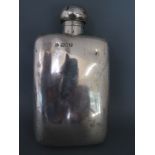 A silver hip flask - Weight approx. 4.