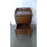 A Georgian mahogany tray top commode