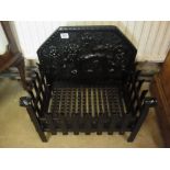 A Kingsworth cast iron fire grate - Height 47cm x Width 47cm x Depth 71cm