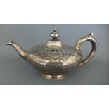 A good Victorian silver teapot London 1925/26 maker WWW - approx weight 18 troy oz - in reasonably