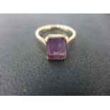 A 9ct yellow gold amethyst ring size K/L - approx weight 2.