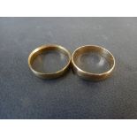 Two 18ct gold band rings sizes O - approx total weight 4.