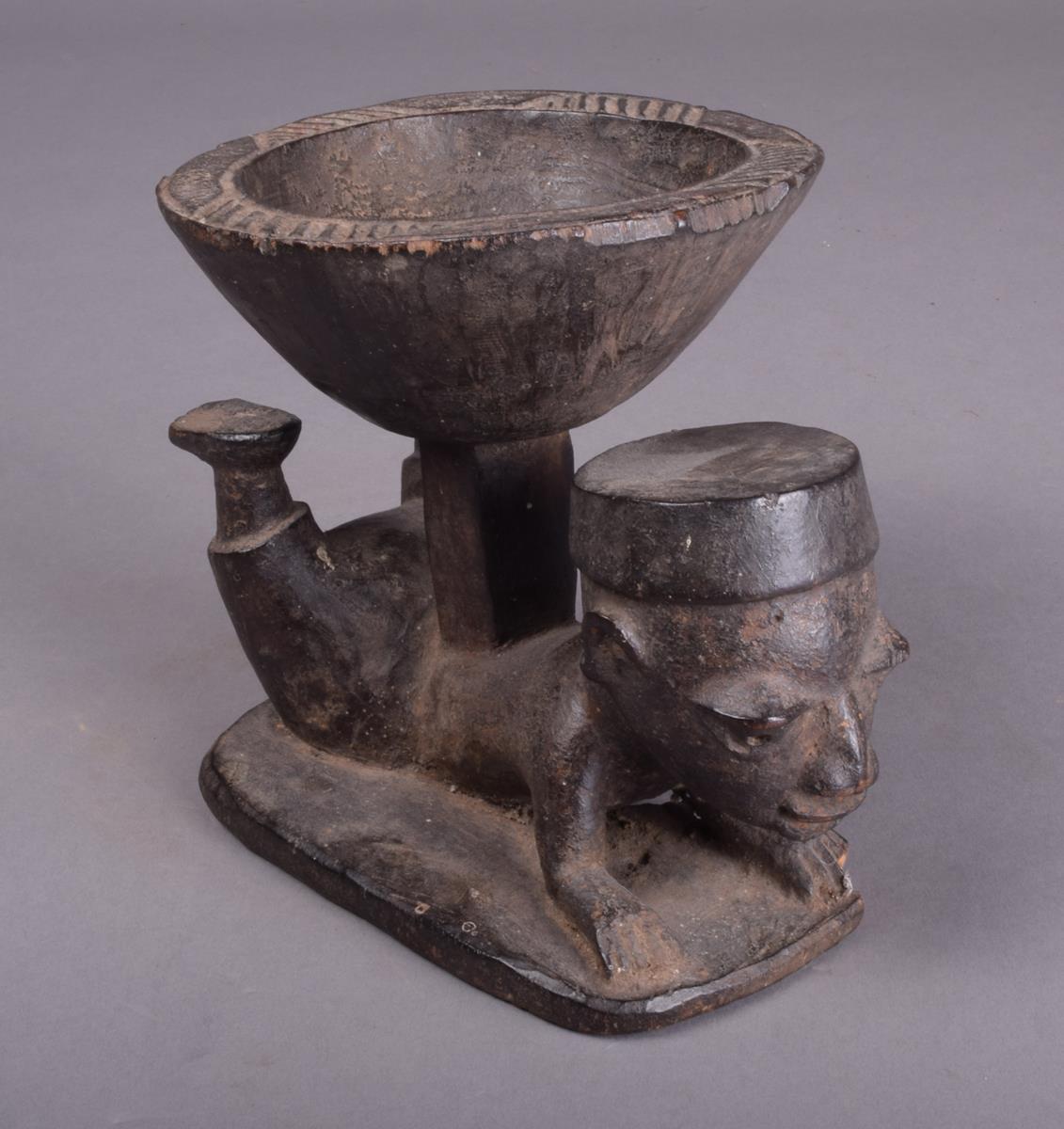 A Yoruba divination bowl Nigeria with an incised edge and supported by an acrobatic figure 14.5cm - Image 2 of 7