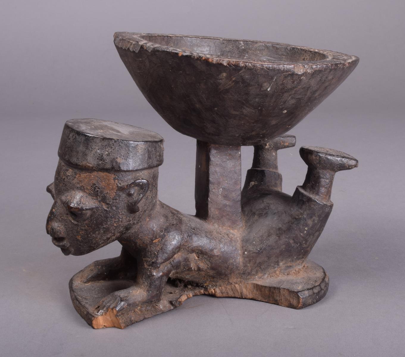 A Yoruba divination bowl Nigeria with an incised edge and supported by an acrobatic figure 14.5cm - Image 4 of 7