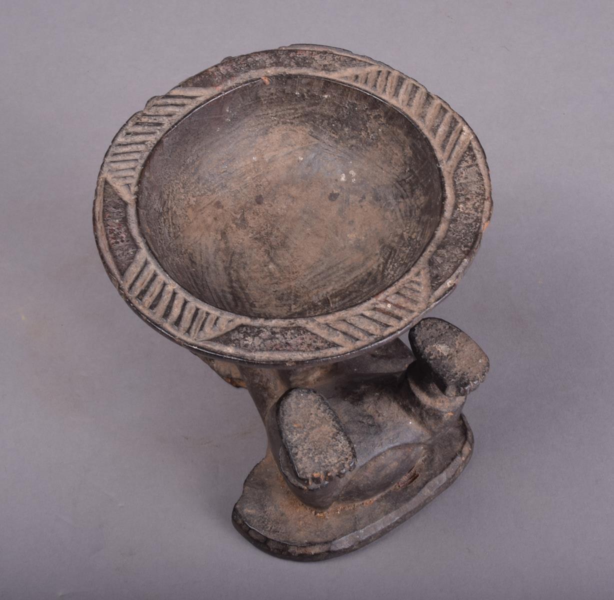 A Yoruba divination bowl Nigeria with an incised edge and supported by an acrobatic figure 14.5cm - Image 6 of 7