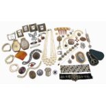 A mixed quantity of jewellery and costume jewellery including a portrait miniature of a gentleman,