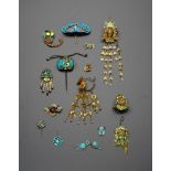 A COLLECTION OF CHINESE GILT METAL AND KINGFISHER FEATHER ITEMS, QING DYNASTY Comprising earrings,