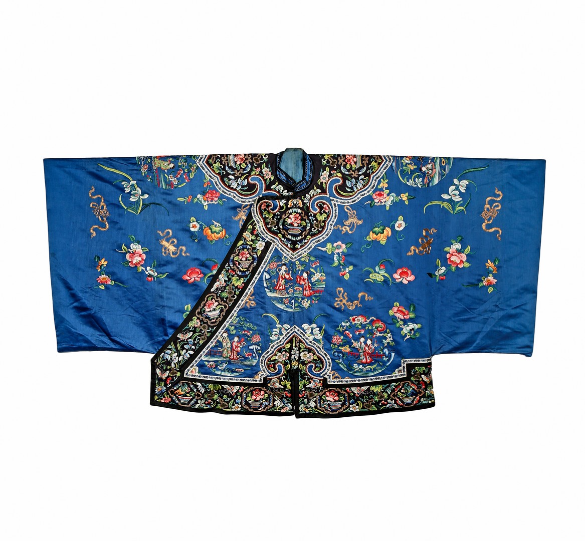 A CHINESE BLUE SILK JACKET, LATE QING DYNASTY Decorated with figural roundels and flowers,