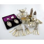 A mixed lot, comprising silver items: an ox-eye cup, retailed by Payne's of Oxford, London 1929,