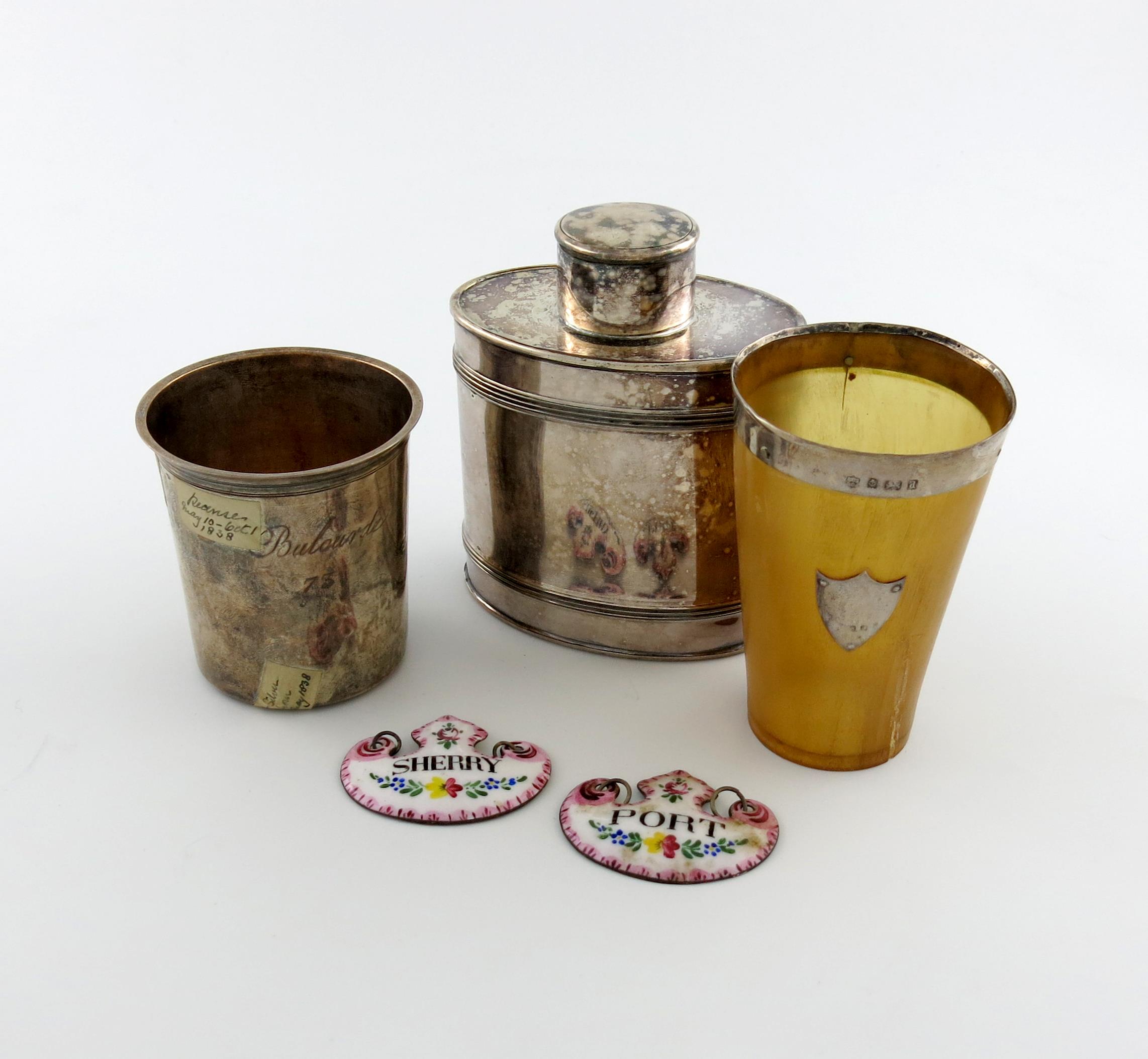 A mixed lot, comprising: a 19th century French silver beaker, maker's mark of PF in a lozenge,