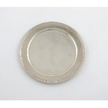 A William IV silver dish, by The Barnards, London 1832, plain circular form, reeded border, the