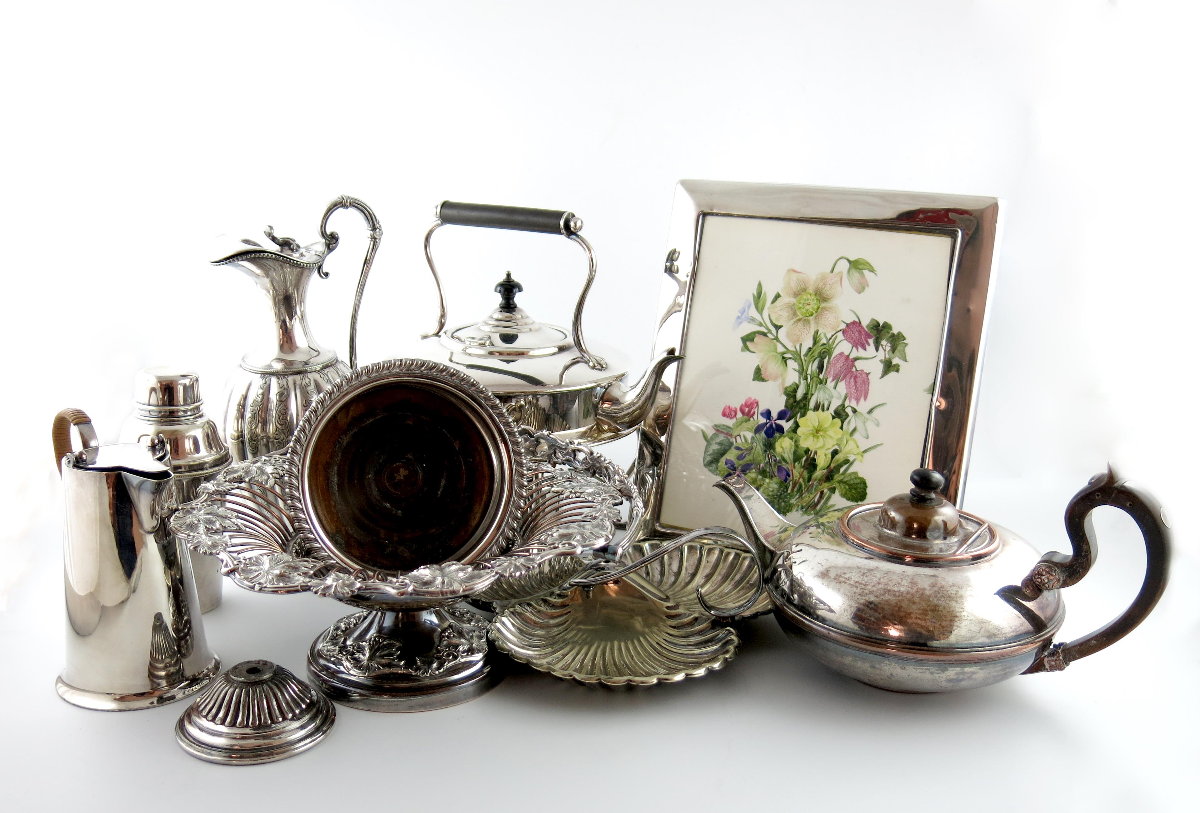 A mixed lot of old Sheffield plate and electroplate, comprising: a kettle on stand, a wirework