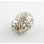 A George III silver nutmeg grater, maker's mark only, DF, script, circa 1780, egg form, screw-off