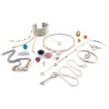 A quantity of assorted jewellery, including a silver curb link choker-length necklace by Tiffany &