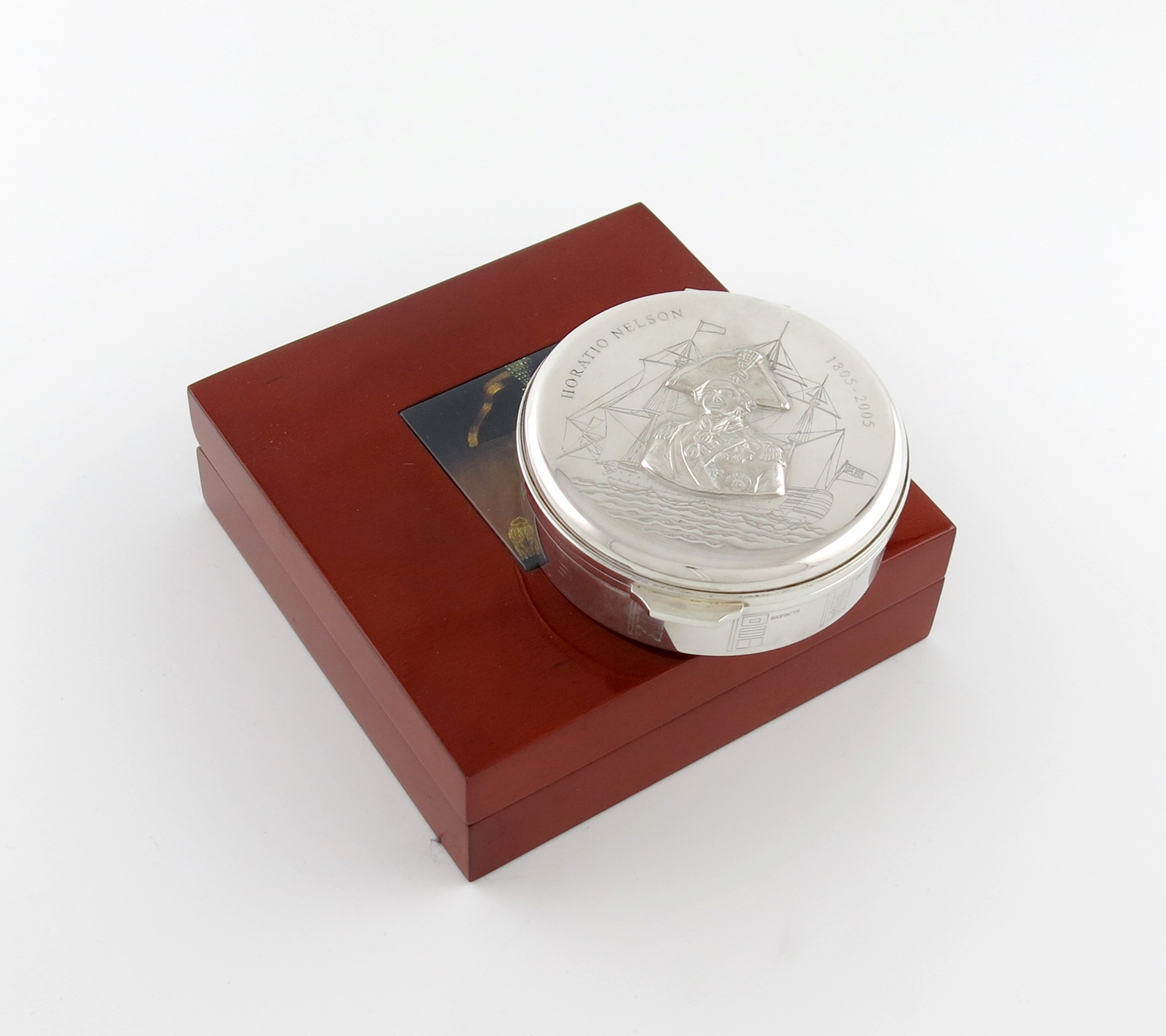 Horatio Nelson interest, a modern silver box, by Richard Jarvis, London 2005, circular form, the