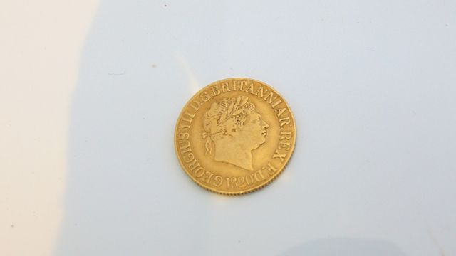 A George III full sovereign, 1820, 7.8g