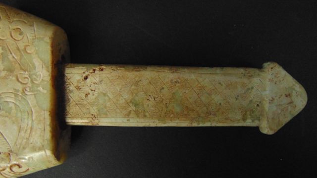 A soapstone dagger, Eastern with engraved detail and trailing dragon detail, 45 cm - Image 3 of 4