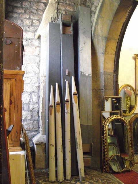 Four reclaimed church organ pipes with painted finish, further smaller examples together with