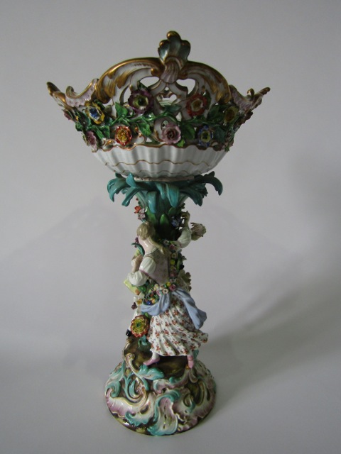 A good quality and substantial 19th century continental table centre piece, probably Meissen, in the - Image 5 of 6
