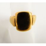 An 18ct gold signet ring, size S 1/2, 7g