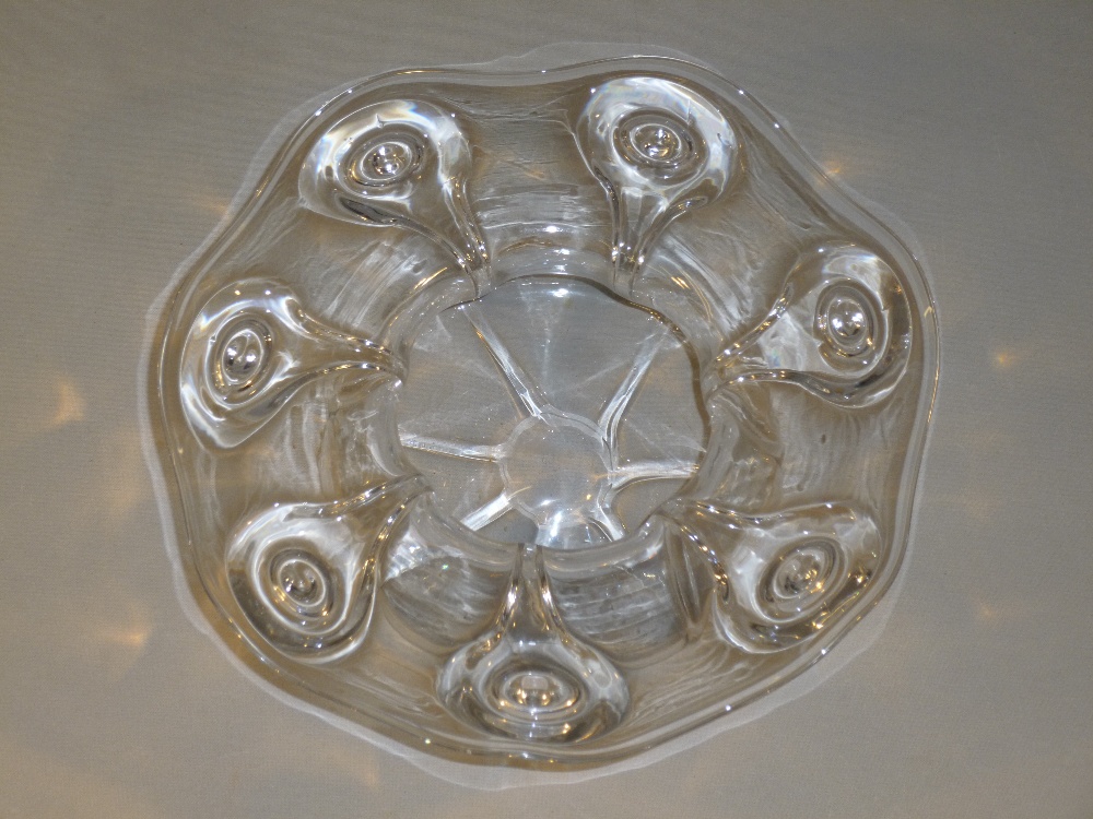 ART NOUVEAU STYLE CLEAR GLASS BOWL WITH FOLD OVER RIM AND TRAILED GLASS DESIGN (H: 10 cm), THREE - Bild 14 aus 16