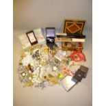 GOOD QUANTITY OF COSTUME JEWELLERY