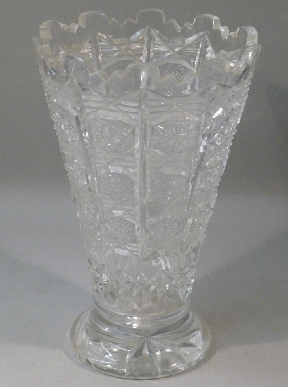 ART NOUVEAU STYLE CLEAR GLASS BOWL WITH FOLD OVER RIM AND TRAILED GLASS DESIGN (H: 10 cm), THREE - Bild 8 aus 16