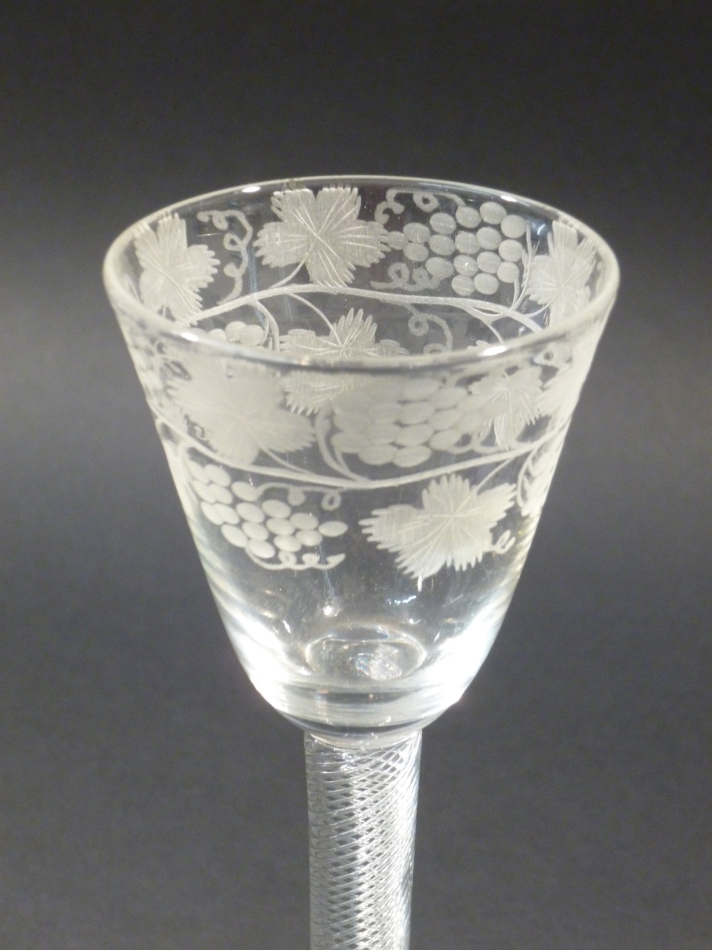 C18th (CIRCA 1760) ENGLISH MULTI SPIRAL AIR TWIST WINE GLASS, THE POINTED ROUND FUNNEL BOWL ENGRAVED - Bild 2 aus 6