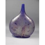 ISLE OF WIGHT GLASS BLUE AND GOLD TEAR DROP VASE (H: 24.2 cm)