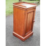 VICTORIAN MAHOGANY BEDSIDE CUPBOARD (81 cm x 40 cm x 38 cm)