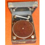 PORTABLE 1920's/30's COLUMBIA GRAMOPHONE RECORD PLAYER