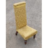 VICTORIAN PRIE DIEU CHAIR UPHOLSTERED IN GOLD FLORAL DAMASK, ON TURNED LEGS (90 cm x 40 cm x 50 cm