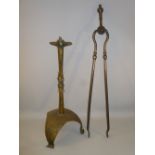 PAIR OF GEORGIAN STEEL FIRETONGS (L: 63 cm) AND A WROUGHT IRON PRICKET CANDLESTICK (H: 47.5 cm)