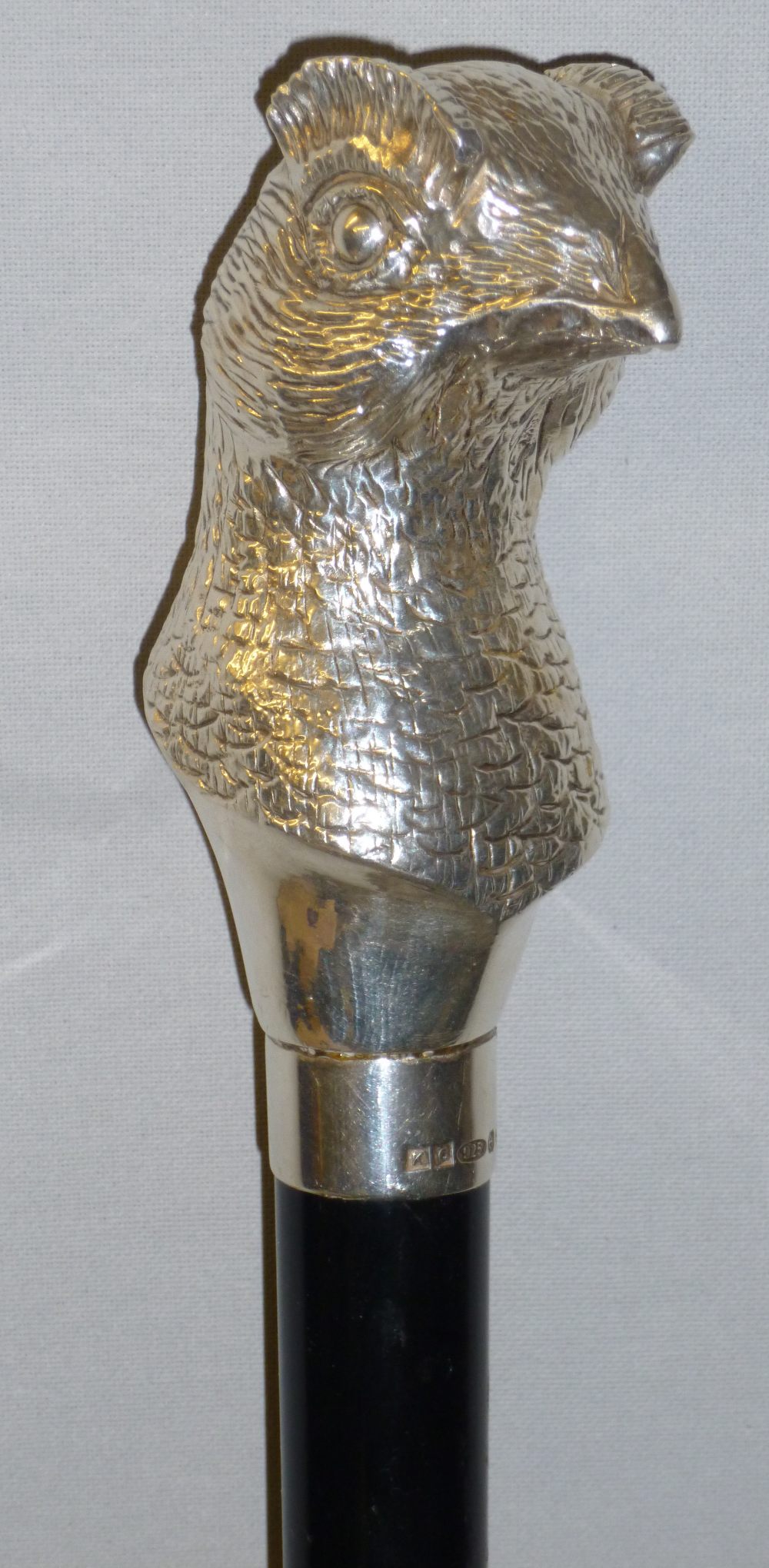 WALKING CANE WITH A SILVER HANDLE IN THE FORM OF A PHEASANT'S HEAD BY KC, BIRMINGHAM 2000 (L: 92 - Image 2 of 4